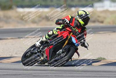 media/Oct-13-2025-Moto Forza (Mon) [[a66d839500]]/3-B Group/Session 3 (Turn 16)/